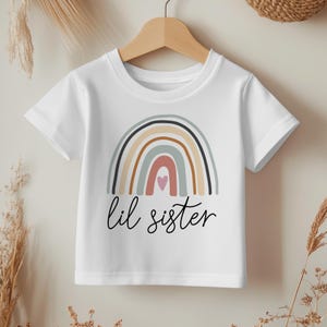 Promoted to Big Sister T-Shirt, Rainbow Girl Sibling Reveal Tee, Big Sis Baby Gift zdjęcie 2