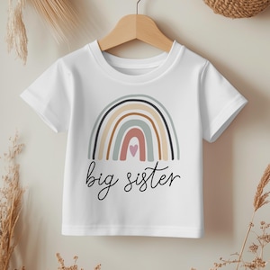 Promoted to Big Sister T-Shirt, Rainbow Girl Sibling Reveal Tee, Big Sis Baby Gift zdjęcie 1