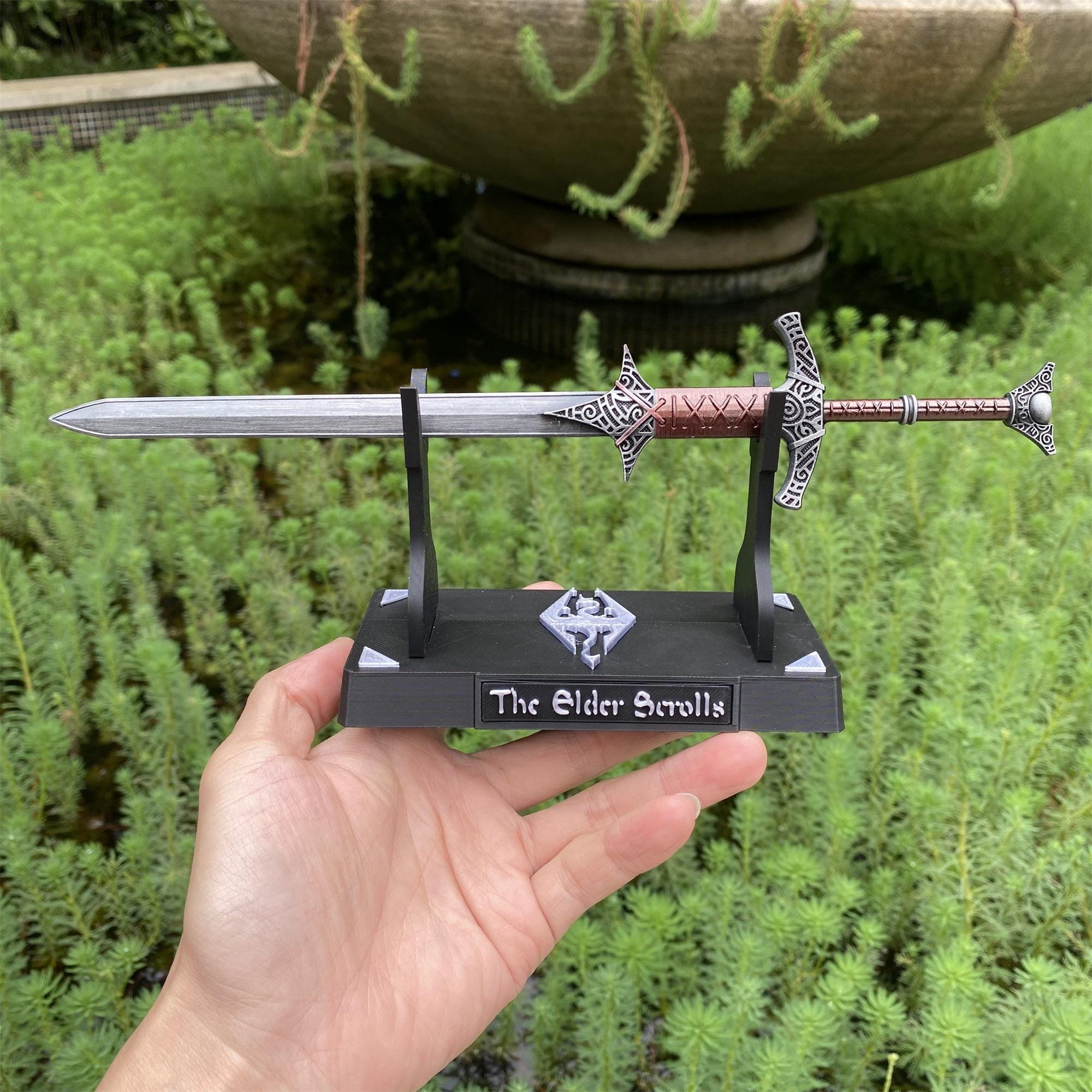 Handmade 1/6 Scale Tiny Skyforged Steel Greatsword Metal Miniature