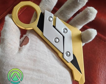 Handmade Metal Prime 2.0 Karambit Replica Karambit Trainer Blunt Blade Cosplay Prop Game Replica Collection Display Model Gamer Gifts