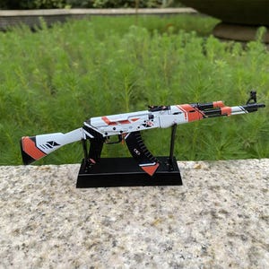 Tiny Metal CS2 AK Asiimov miniatuur Tiny Ak-47 gamer kerstcadeau met 3D-geprinte standaard