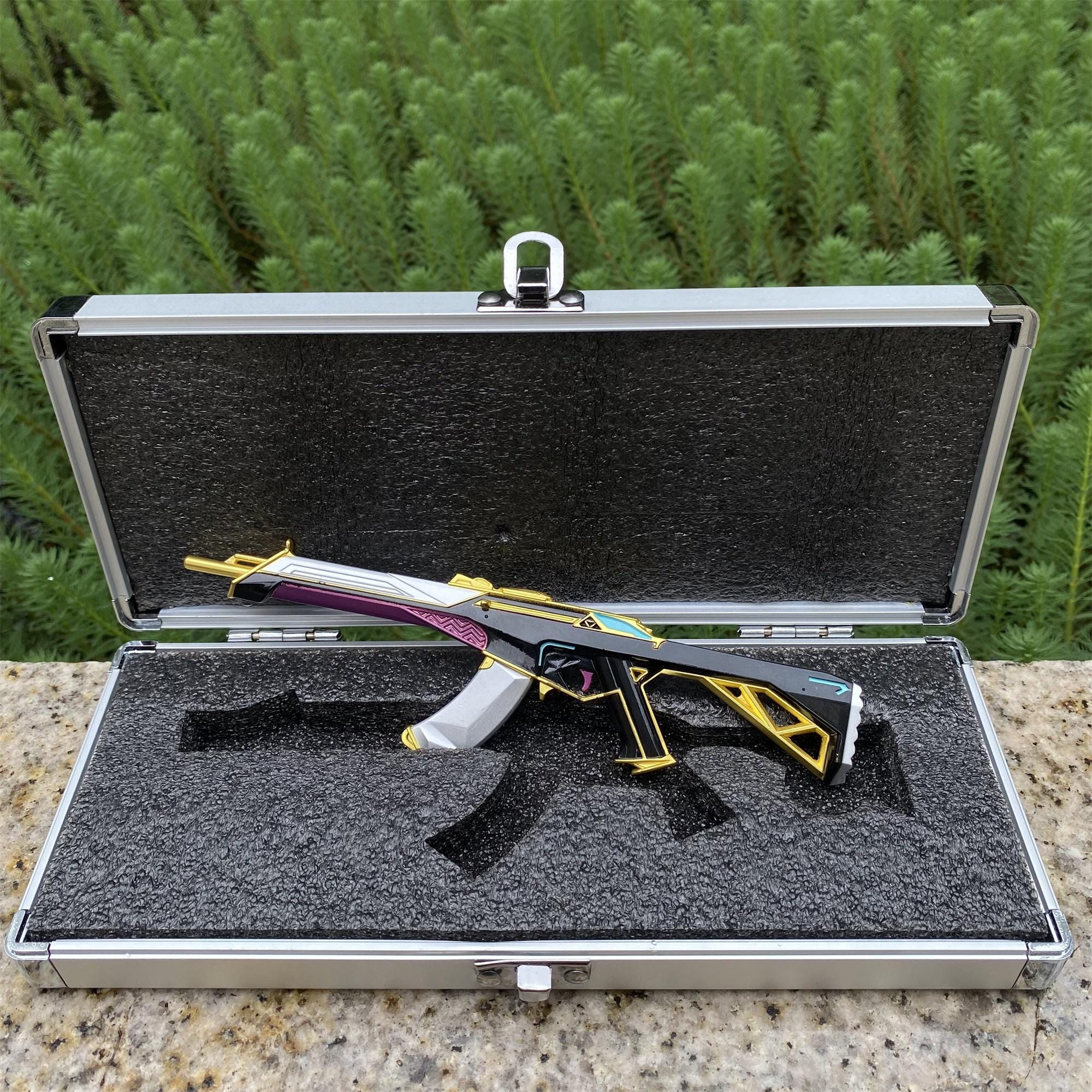 たけちゃんがValorant上手くなるセット Valorant Prime Vandal Gun Miniature Metal Craft Gamer Christmas