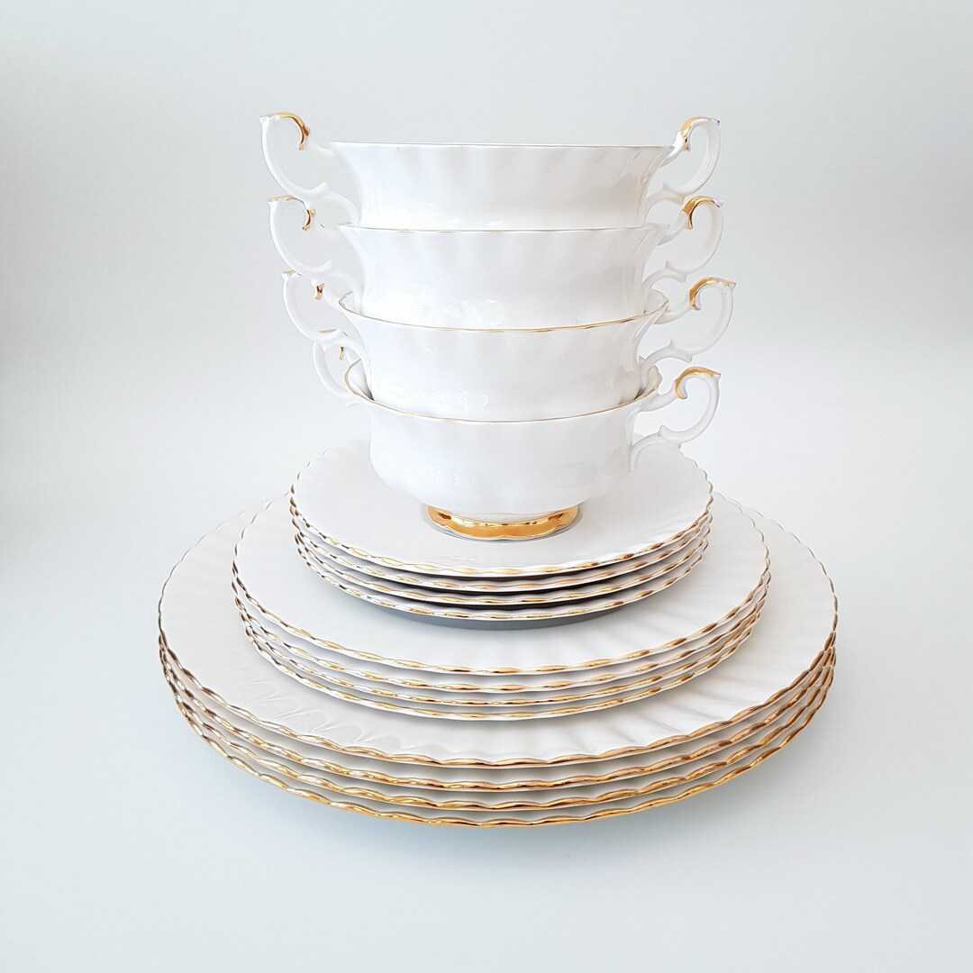 Royal Albert Dinner Set for Four Val D'or Pattern English Bone China 16