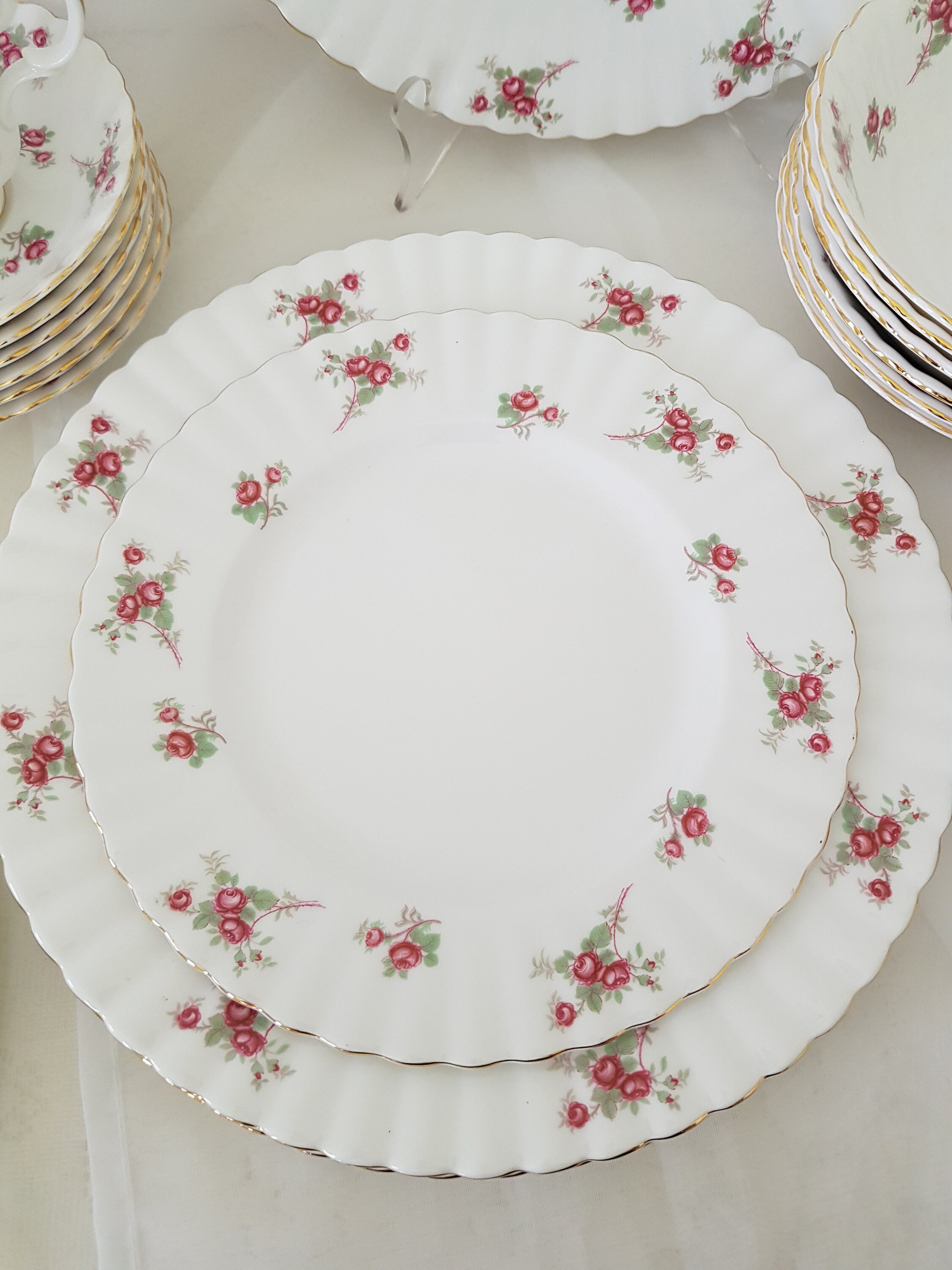 Royal Albert Dinner Set for Six, Red Rose Pattern, 1960s, English 