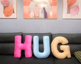 Personalisiertes Namenskissen mit Buchstaben fürs Kinderzimmer