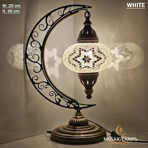 Crescent moon table lamp 2025