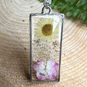 Daisy, hydrangea - Personalised Handmade epoxy resin necklace with real dried flowers
