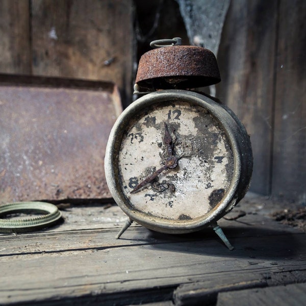 Photographie urbex "Le temps s'est arrêté dans la petite mercerie"