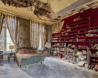 Urbex photography “Choose your book before going to sleep…”