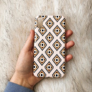 Erstes Rodeo - iPhone 14, 15, 16 Hülle, Pro/Max/Plus, Snap Case oder robuste Schutzhülle, Western, Azteken, Pink, Boho, Southwestern