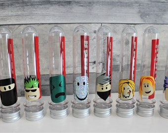 R gamer party favor candy tubes: Video game birthday goody nag