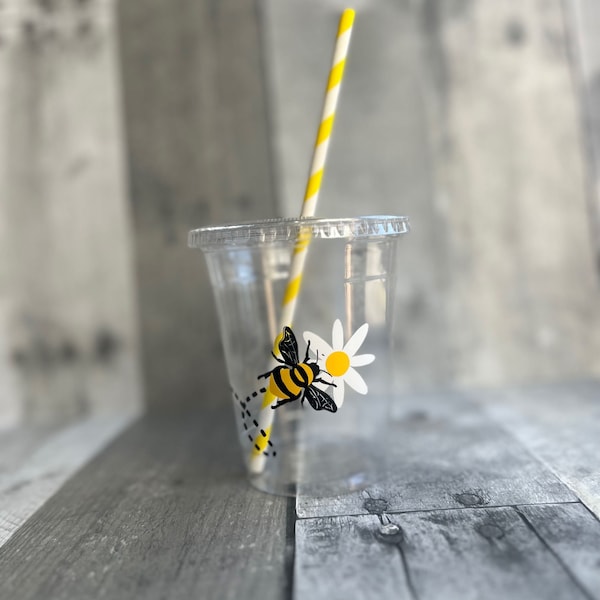 Bee 12 oz. disposable plastic cup with straw/Bee candy favors/Honey bee plastic cups/Bumble bee party cups/