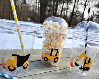 Construction Vehicle Plastic Cups: 12 oz Party Favor with Lid