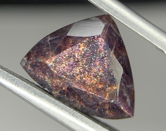 Natural Bloodshot Iolite Sunstone, Trillion Faceted Gemstone 2.50 Carat