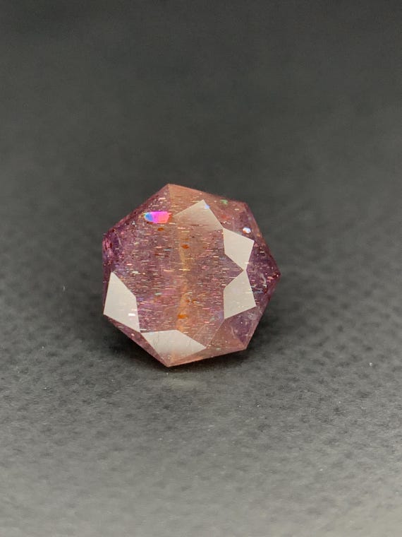 Heptagon Bloodshot Iolite Sunstone Gemstone, 1.00 Carat Faceted Iolite