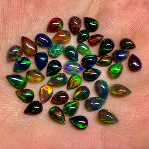 Lotto di cabochon a forma di pera in opale nero etiope / Pietre preziose naturali in opale nero / Cabochon a pera sfusi per la creazione di gioielli / Pietra portafortuna di ottobre