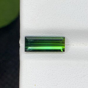 Natürliche Grüner Turmalin 1.05 Karat Turmalin Edelsteine Loses Stück für die Schmuckherstellung 9.50x3.60 MM Baguette Form facettierten Edelstein