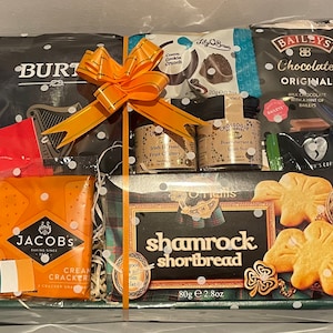 Irish Gift Hamper | Ireland Snack Gift | Gift Box from Ireland | Irish Shamrock | St Patrick’s Day Snack Box | Irish Gift |