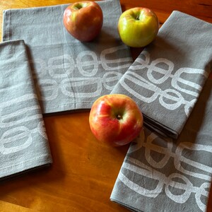 Linked Chain Napkin (Set of Four)