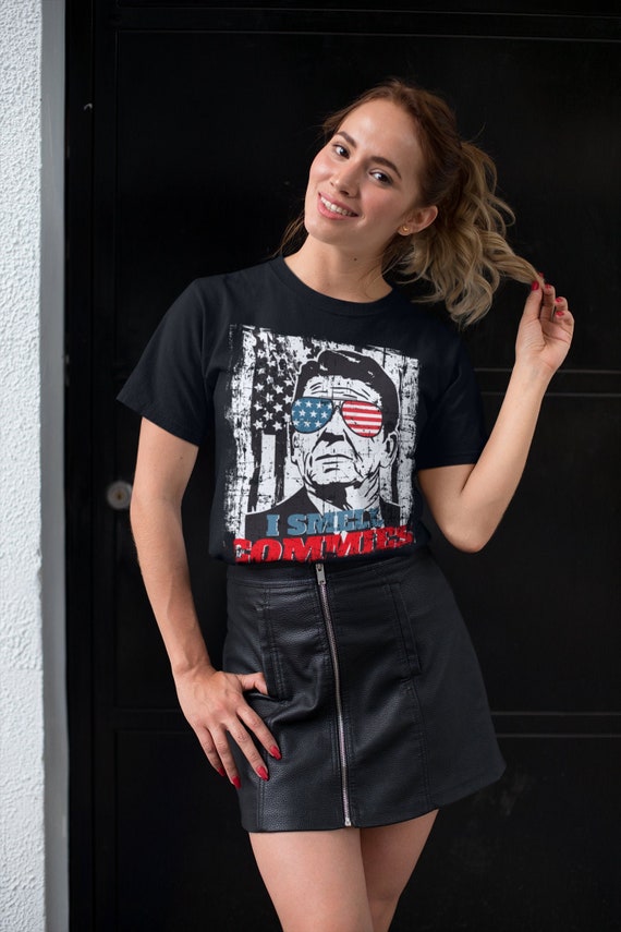 Ronald Reagan I Smell Commies Funny T-Shirt Ronald Reagan I Smell Commies Funny T-Shirt