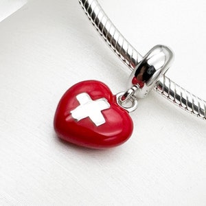 Swiss Elegance: Heart-shaped Flag Charm in 925 Silver with Red Enamel, Perfect for Pandora Bracelets.
