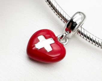 Swiss Elegance: Heart-shaped Flag Charm in 925 Silver with Red Enamel, Perfect for Pandora Bracelets.