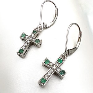 Kreuz baumelnde Diamant Ohrringe 0.30ct mit grünen Smaragden 14k Gold 0.50x0.35 Inch