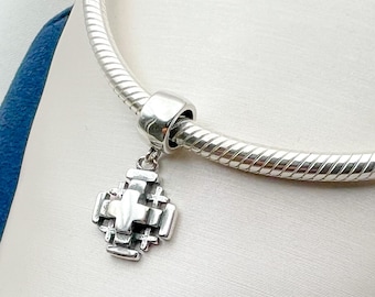 Jerusalem Cross charm - Silver 925 - an elegant addition to your Pandora Bracelet, symbolizing timeless faith and cultural richness.