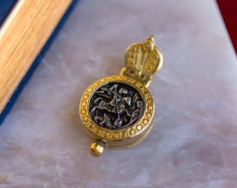 Colgante con icono de San Jorge, collar cristiano, medalla católica, regalo, joyería religiosa de apertura, hecho a mano en Jerusalén, plata con oro de 18 quilates.