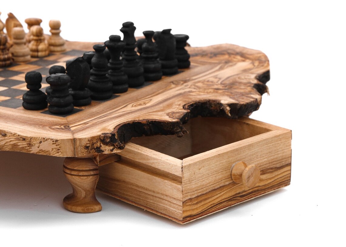 Olive WOOD CHESS SET, Chess Table, Custom Chess Board, the Queens