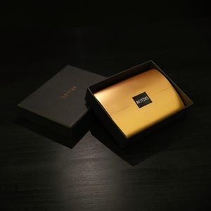 Snake Skin Leather Pop-Up Wallet: Slim Card Holder with Magnetic Lock image 2