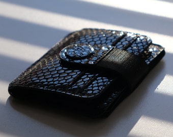Snake Skin Leather Wallet – Slim Pop-Up Card Holder with Magnetic Lock – Gift for Him & Her