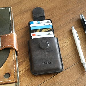 Portefeuille en cuir véritable gravé personnalisé - Porte-cartes fin avec fermeture magnétique - Cadeau personnalisé pour homme