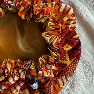 CosyCousette – Gelbe Satinhaube