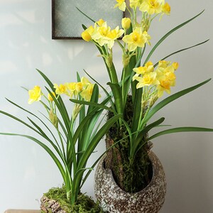Daffodil Flower Stem with Leaves, Silk Narcissus Plant, Artificial Flower Craft, Home Floral Decor, Wedding Arrangement, Table Centerpiece image 2