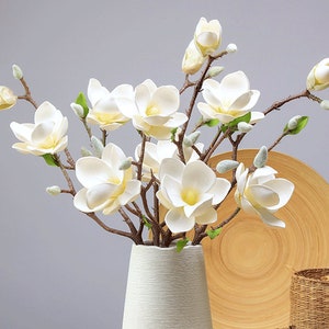 Künstlicher Magnolienstamm mit Knospe, hochwertige Kunstblumendekoration, Hausblumenarrangement, rustikales Frühlingsspray, Partyblumenstrauß-DIY-Material