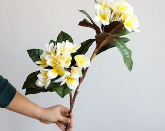 Luxury Quality Plumeria Rubra Branch Artificial Flower with Foliage Stem Home Floral Decor Wedding Party Greenery Arrangement Material Pick