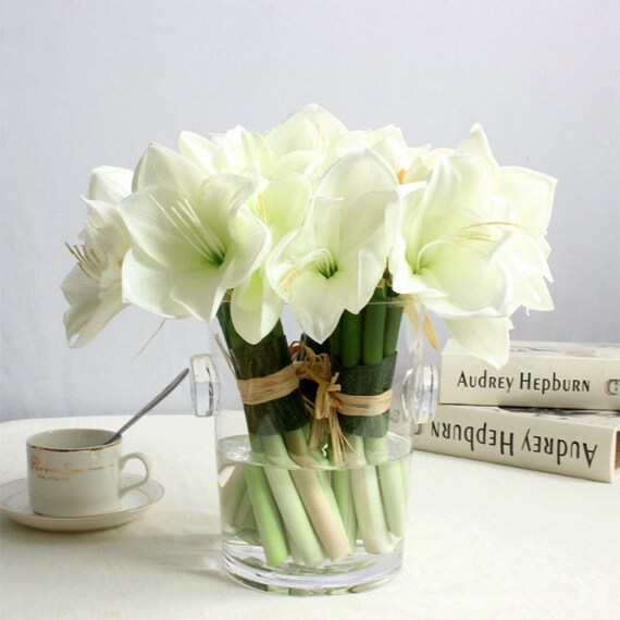 Ramo Di Fiori Artificiali Con Giglio Bianco | Plastica Realistica Con Stelo E Foglie Per Decorazione Casa, Matrimoni E Giardino, Altezza 36 Cm - 4