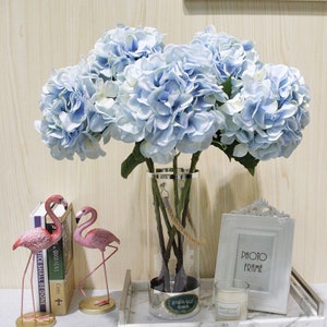 Real Touch Hydrangea Stem with Foliage Quality Artificial Many Petals Flower Fake Spherical Bloom Wedding Party Floral Decoration Material