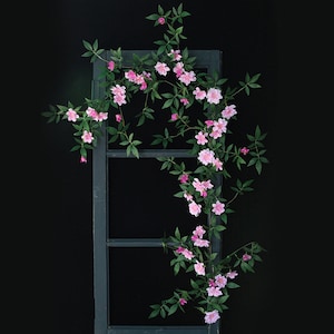 Qualità Rosa Banksiae Vite con Foglia Arrampicata Artificiale Rosa Cane e Bocciolo Festa di nozze Arco Decorazione floreale Parete Sfondo Composizione floreale