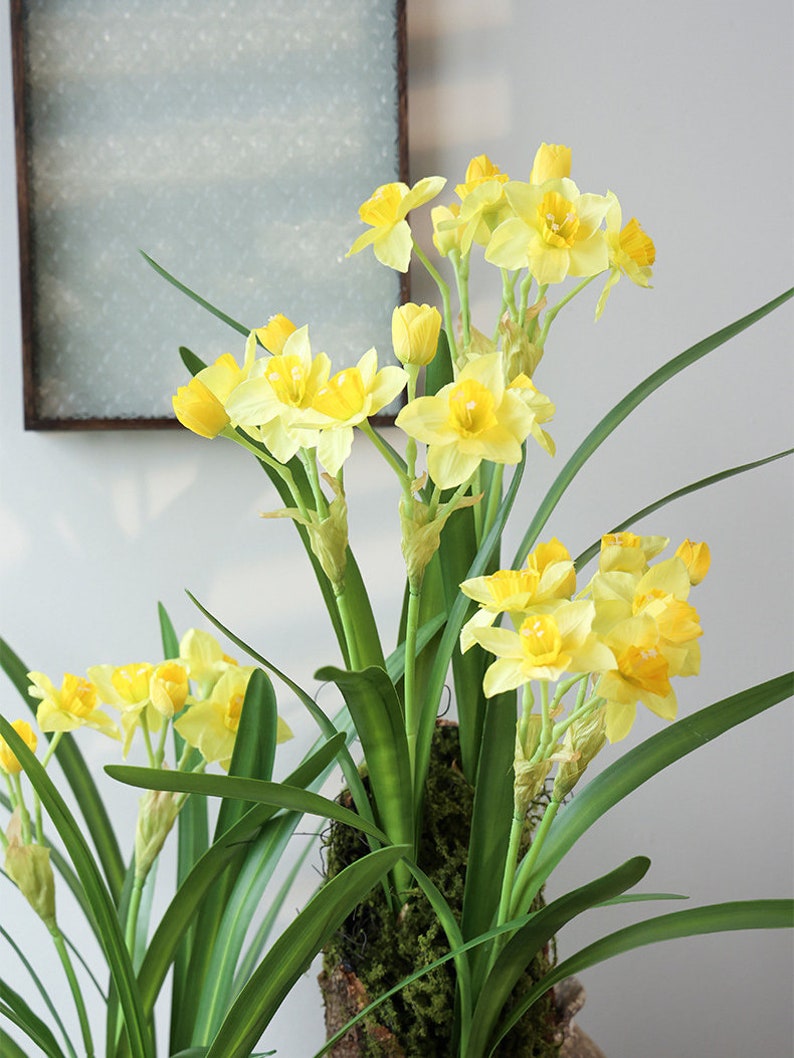 Daffodil Flower Stem with Leaves, Silk Narcissus Plant, Artificial Flower Craft, Home Floral Decor, Wedding Arrangement, Table Centerpiece image 4