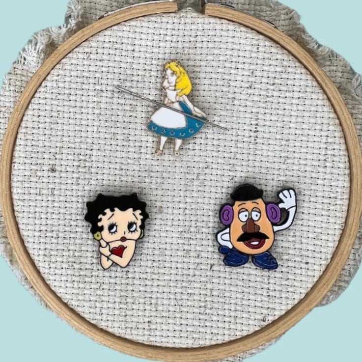 Alice Needle Minder 