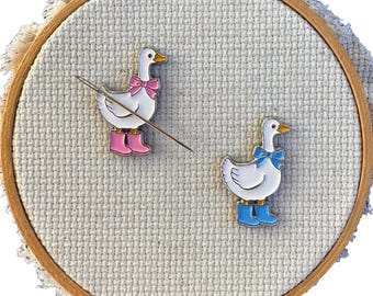 Silly Goose Needle Minder, Goose with Rain Boots Magnetic Enamel Needle Nanny