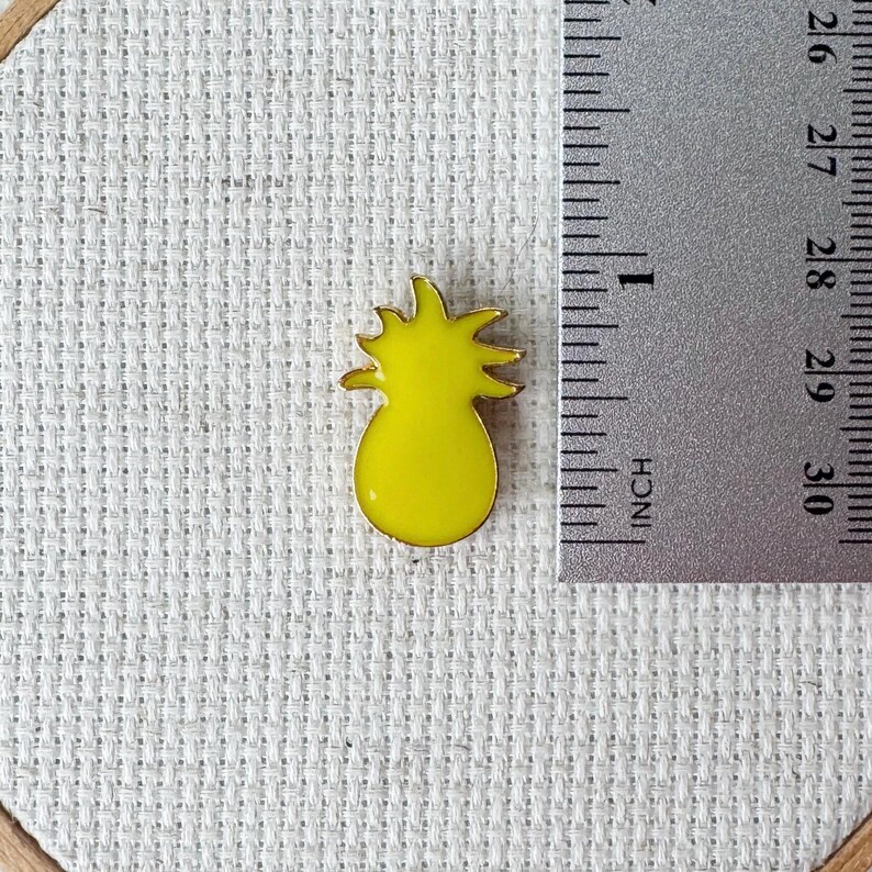 Magnetic pineapple enamel needle minder for cross stitch, embroidery, needlepoint and sewing – cute fruit needle holder, strong needle magnet.