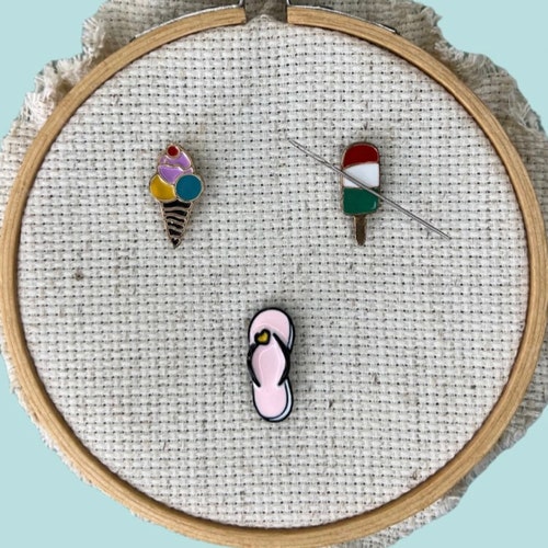 Snarky CupcakeEnamel Needle Magnet Die Cut Set STFU Needleminder BUNDLE: Shut the Fucupcake Decal /& Needle Minder Flask Sticker Set