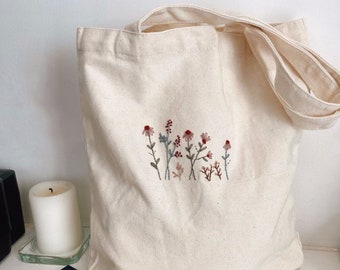 Wild Floral Tote Bag, Flower Embroidered Tote Bag, Handmade Embroidered Tote Bag, Minimalistic Tote Bag, Vintage Tote Bag, Custom Name