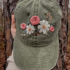 Daisy And Pink Rose Baseball Hat, Washed Coton Baseball Cap, Floral Hand Embroidered Baseball Cap, Hand Embroidery Hat, Vintage Hat