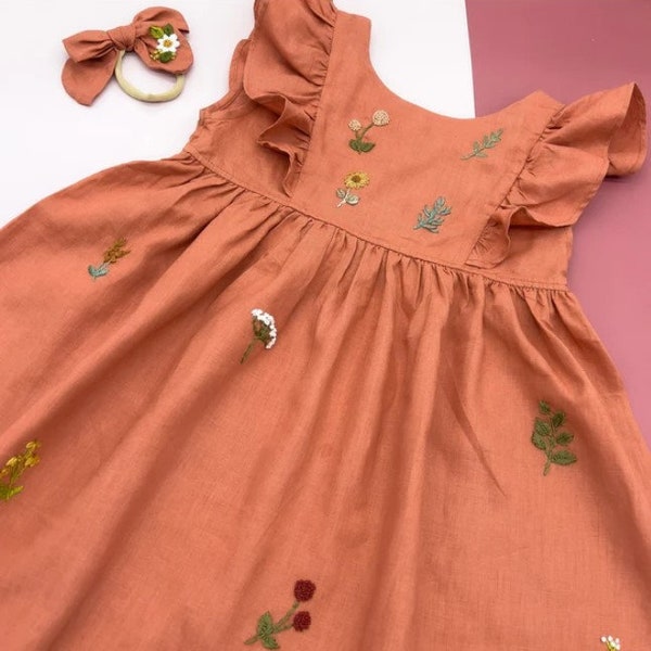 Robe en lin brodée à la main, robe de filles de style vintage de broderie florale, robe en lin doux pour filles, robe en lin brodée à la main pour les filles