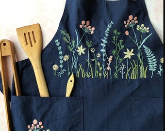 Embroidery Linen Apron With Flower, Apron with pockets, Hand Embroidered Apron, Vintage Embroidered Apron, Great gift for her, Apron for Mom