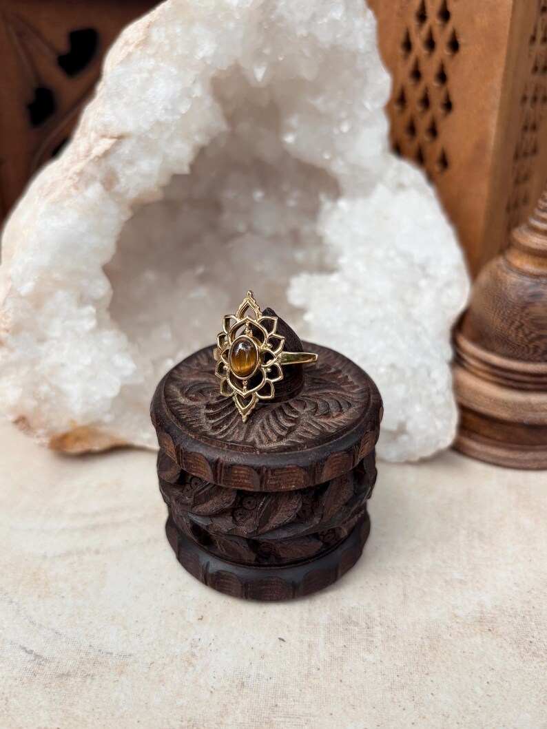 ALEKKYA Ring • Indischer Tigeraugenring aus Messing | Tigeraugenschmuck | Schmuck aus rohem Messing | Boho | Hippie | Henna | Mandala-Schmuck Bild 12
